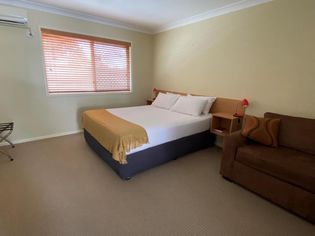 Country Roads Motor Inn Gayndah Kültér fotó