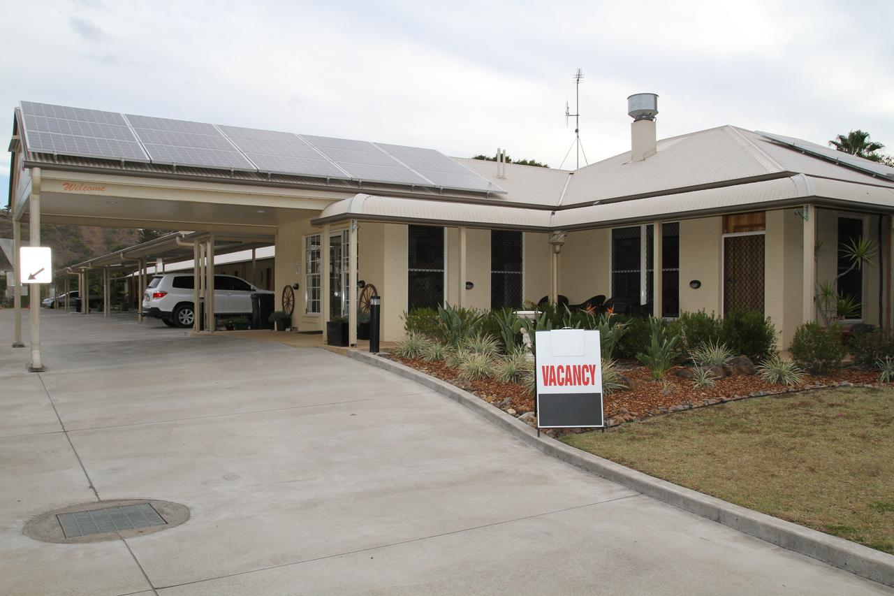 Country Roads Motor Inn Gayndah Kültér fotó